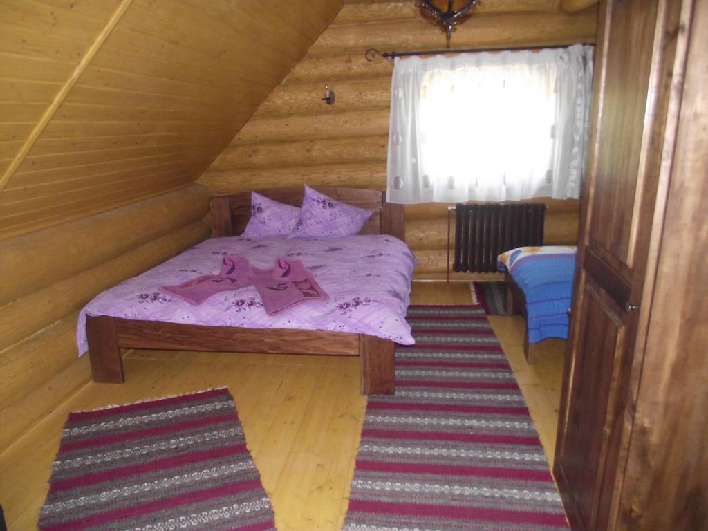 Cabana Piatra Runcului Vatra Moldoviţei Habitación foto