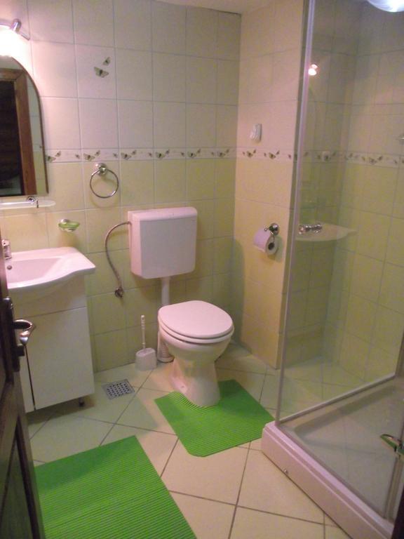 Cabana Piatra Runcului Vatra Moldoviţei Habitación foto